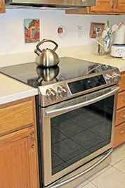 A photographic image of a new stove.