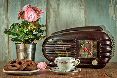 A photographic image of a vintage tabletop radio.